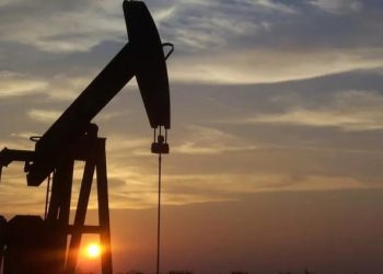 Ablukaya rağmen İran’ın dört aylık petrol geliri 11 milyar doları aştı