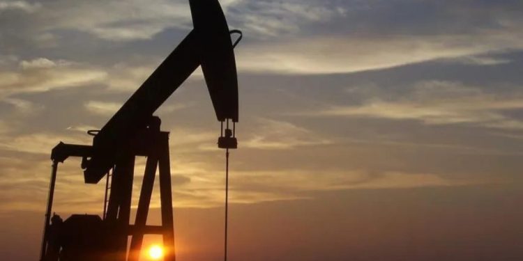 Ablukaya rağmen İran’ın dört aylık petrol geliri 11 milyar doları aştı