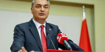 CHP’de 4 il başkanlığı görevden alındı