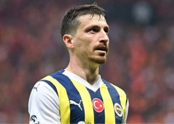 Fenerbahçe, Mert Hakan Yandaş ile 1 yıllık yeni sözleşme imzaladı
