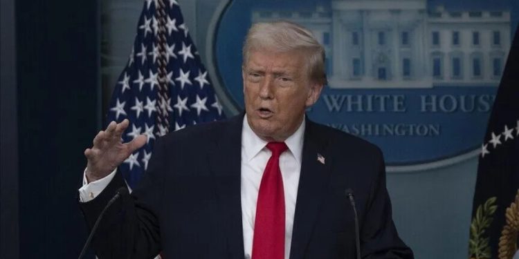 Trump: İran’a büyük çaplı saldırı için kararsızım