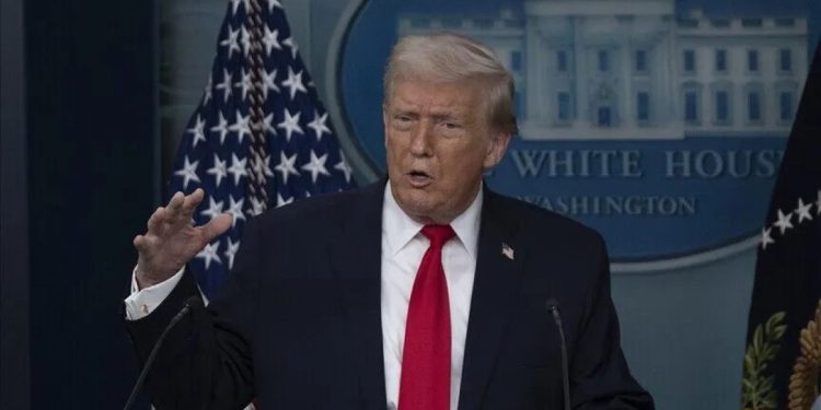 Trump, İran’a yönelik yeni saldırı planlarını askıya aldı
