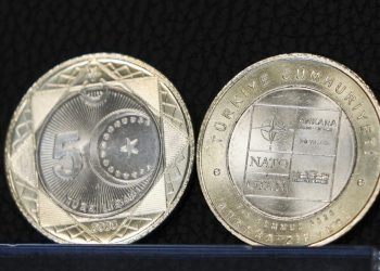 Zirveye özel 5 lira!