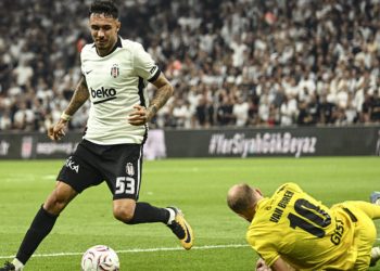 Beşiktaş Avrupa Ligi’nde play-off turuna yükseldi