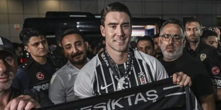 Beşiktaş Dusan Vlahovic transferini açıkladı