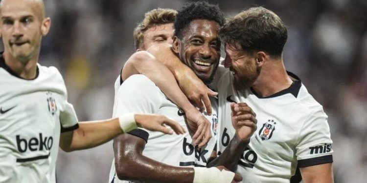 Beşiktaş tur kapısını araladı