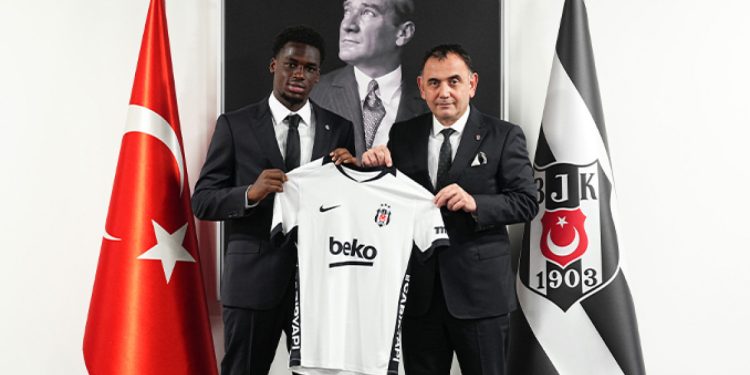 Ernest Poku Beşiktaş’a imzayı attı