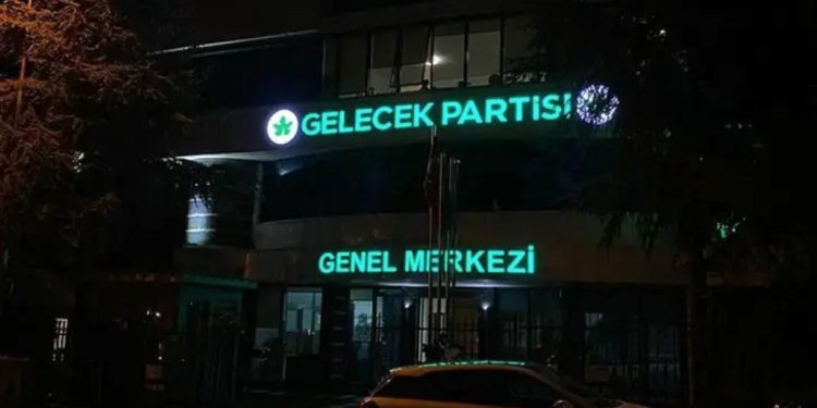 Gelecek Partisi resmen feshedildi