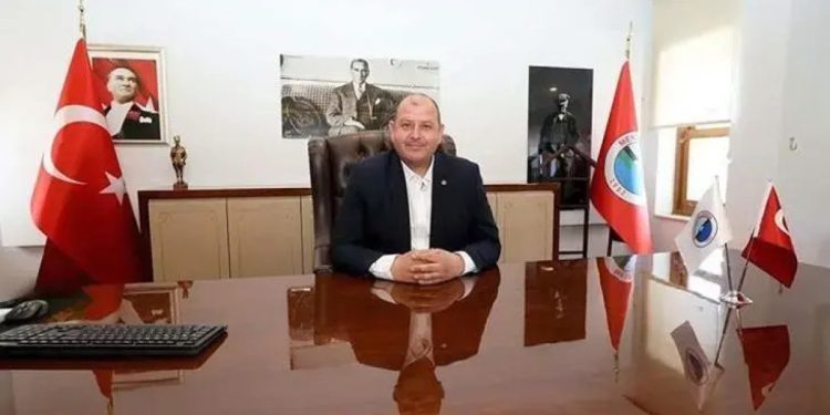 Menderes Belediye Başkanı İlkay Çiçek görevden uzaklaştırıldı