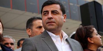 Selahattin Demirtaş’tan ‘çerçeve yasa’ mesajı