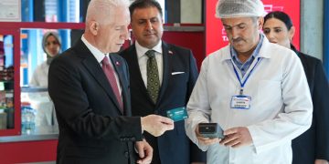 İhtiyaç sahibi öğrencilere 2 bin liralık kart desteği