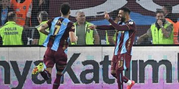 Trabzon’da derbi depremi: Bordo-mavililer Galatasaray’ı dağıttı