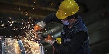 Sanayide çarklar yavaşladı: Üretim ağustosta geriledi