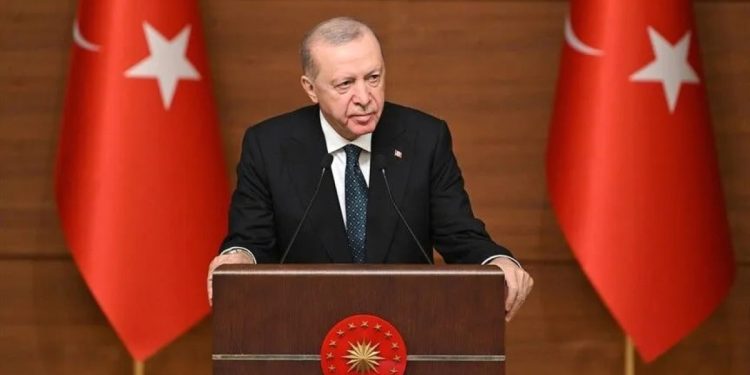Erdoğan: Büyük bir mücadelenin tam göbeğindeyiz