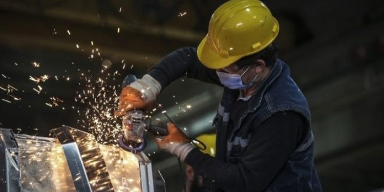 İmalat sanayisinde kapasite kullanımı ekimde yükseldi