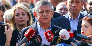 Özgür Özel’den Özlem Zengin iddiası