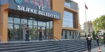 Silifke Belediyesi’ne yeni operasyon: 7 gözaltı